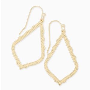 Sophia Drop Earrings In Gold